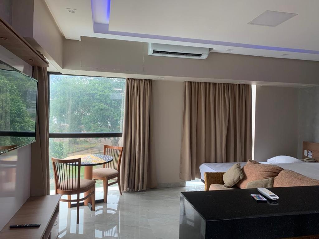 מנאוס Flat No Tropical Executive Hotel מראה חיצוני תמונה
